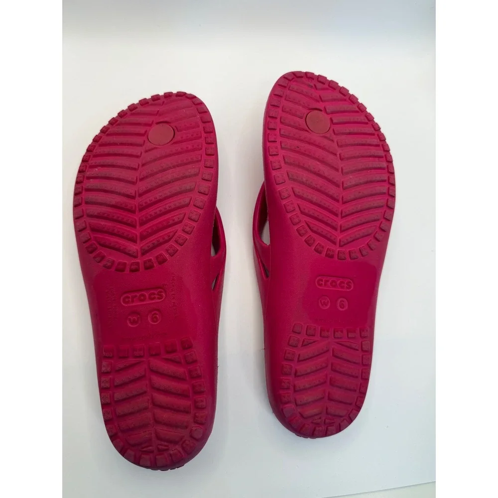 Crocs Kadee II Flip Flops Womens 6 Pink Sandals Lightweight Comfort 202492